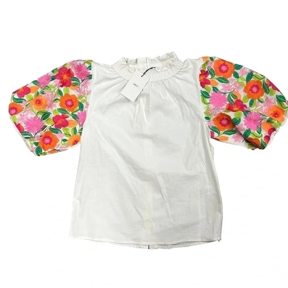 NWT THML Puff Sleeve Embroidery Womens Small‎ White Top Buttons down the back